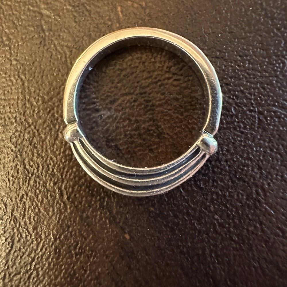 Lagos Sterling Silver Fluted Stacking Ring Size 7. Never worn, NWOT. - Picture 6 of 9